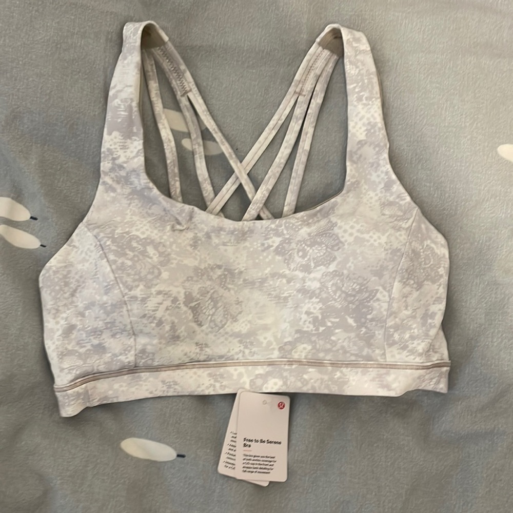 NAT Lululemon Free to be serene bra sz 6
